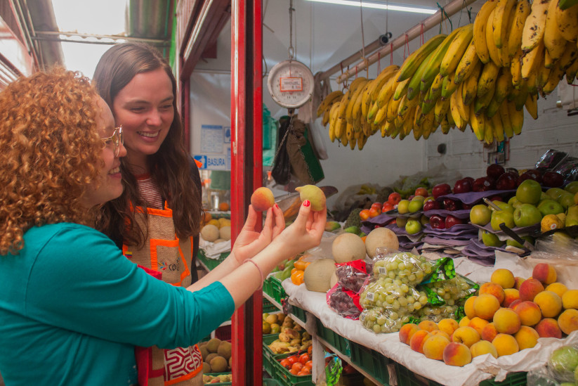 Tour de frutas en el mercado de Paloquemao, Bogotá, Colombia
