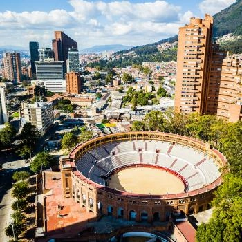 LGBT à Bogotá Vue panoramique de la ville de Bogotá, une destination offrant une large gamme d'activités LGBT