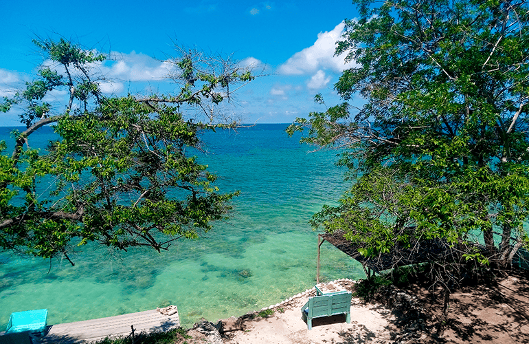 Costa de Isla Grande con vista al Mar Caribe