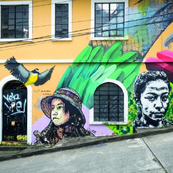 Gehen Sie durch die Viertel der Stadt und entdecken Sie die Kunst an den Wänden der Straßen